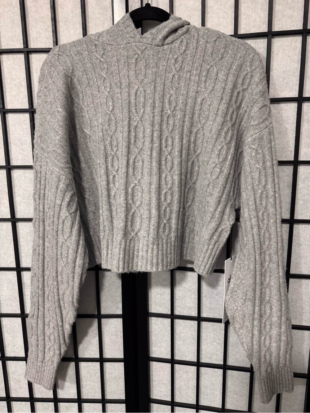 Alo Yoga Cable Knit Winter Bliss Hoodie Athletic Heather Grey Size L NWT - Picture 4 of 11